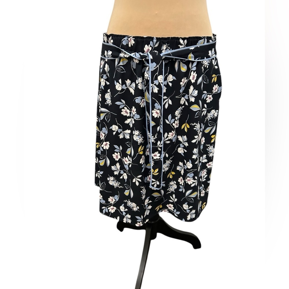 Loft Floral Mini Skirt Large Navy & White  Elastic Waist Pockets Tie Belt Detail - Picture 3 of 10